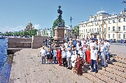 30.06.2023. Санкт-Петербург. У памятника. Встреча, посвященная 50-летию поступления в ВВМУ им. Фрунзе. Посещение училища.