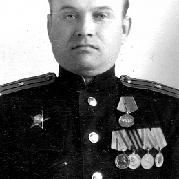 Капитан 3 ранга Литвинов Владимир Ефимович (1949).