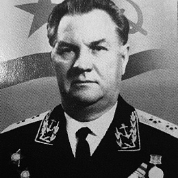 Вице-адмирал Глоба Яков Николаевич.