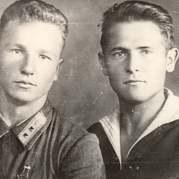 Г.И. Белокопытов (справа) с другом. Конец 1930-х - начало 1040-х гг.