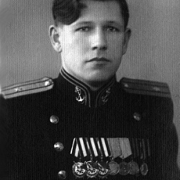 Капитан 3 ранга Зеленовский Алексей Алексеевич.
