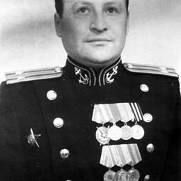 Капитан 2 ранга Амусин М.Д.