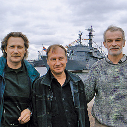 2005. День ВМФ. Набережная лейтенанта Шмидта. Слева: Селиванов, Грамолин, Захаров.