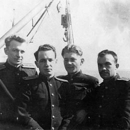 1-й слева Викман Виктор Фридрихович, крайний справа Вереин Борис.