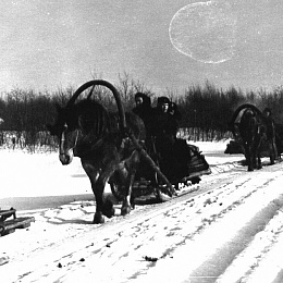 1961 г. Едем на ледовый промер.
