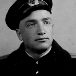 Лейтенант Мисиров Петр Алексеевич. 1941 г.