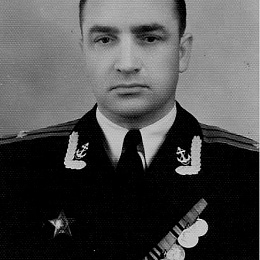 Капитан 2 ранга Мисиров Петр Алексеевич.