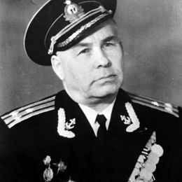 Капитан 1 ранга Бадигин Петр Васильевич.