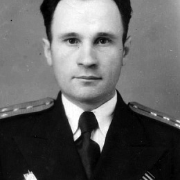 Дондуков В.С. капитан-лейтенант.