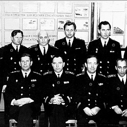 1-й ряд п-к Окишев Е.П., к 1 р Родионов, к 1 р Босоногов Павел Степанович, к 1 р Черницер В.,2-й ряд: к 3 р Шестаков Г.В., к 3 р Чипизубов, к 2 р Бродов Г.И., к 3 р Жолобов, ?, к 1 р Шубин Н.Н.
